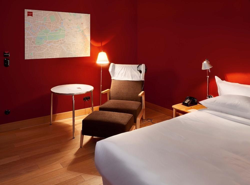 Hotel Casa Camper 4*